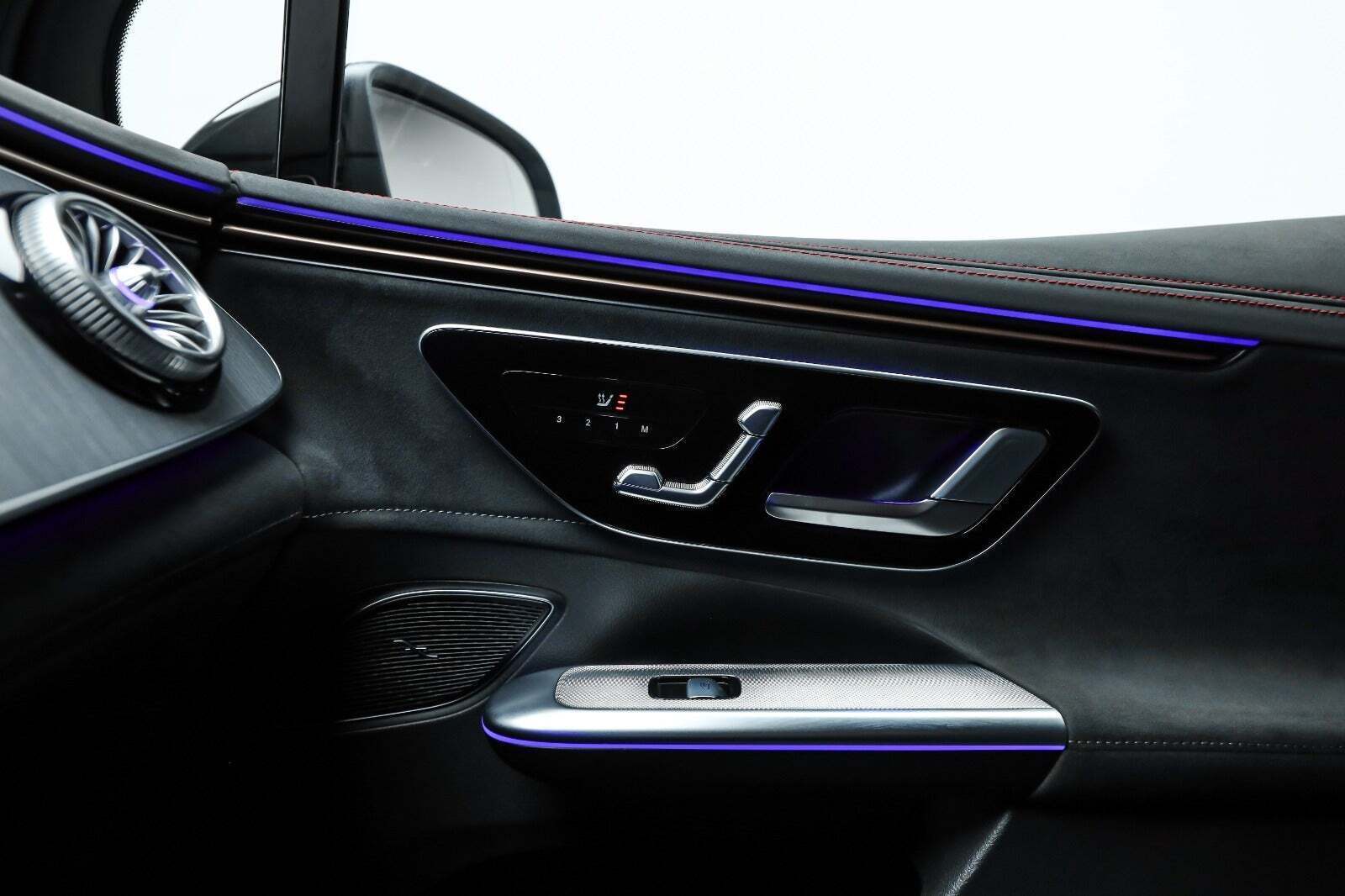 Sølv Mercedes EQE350 SUV fra 2025