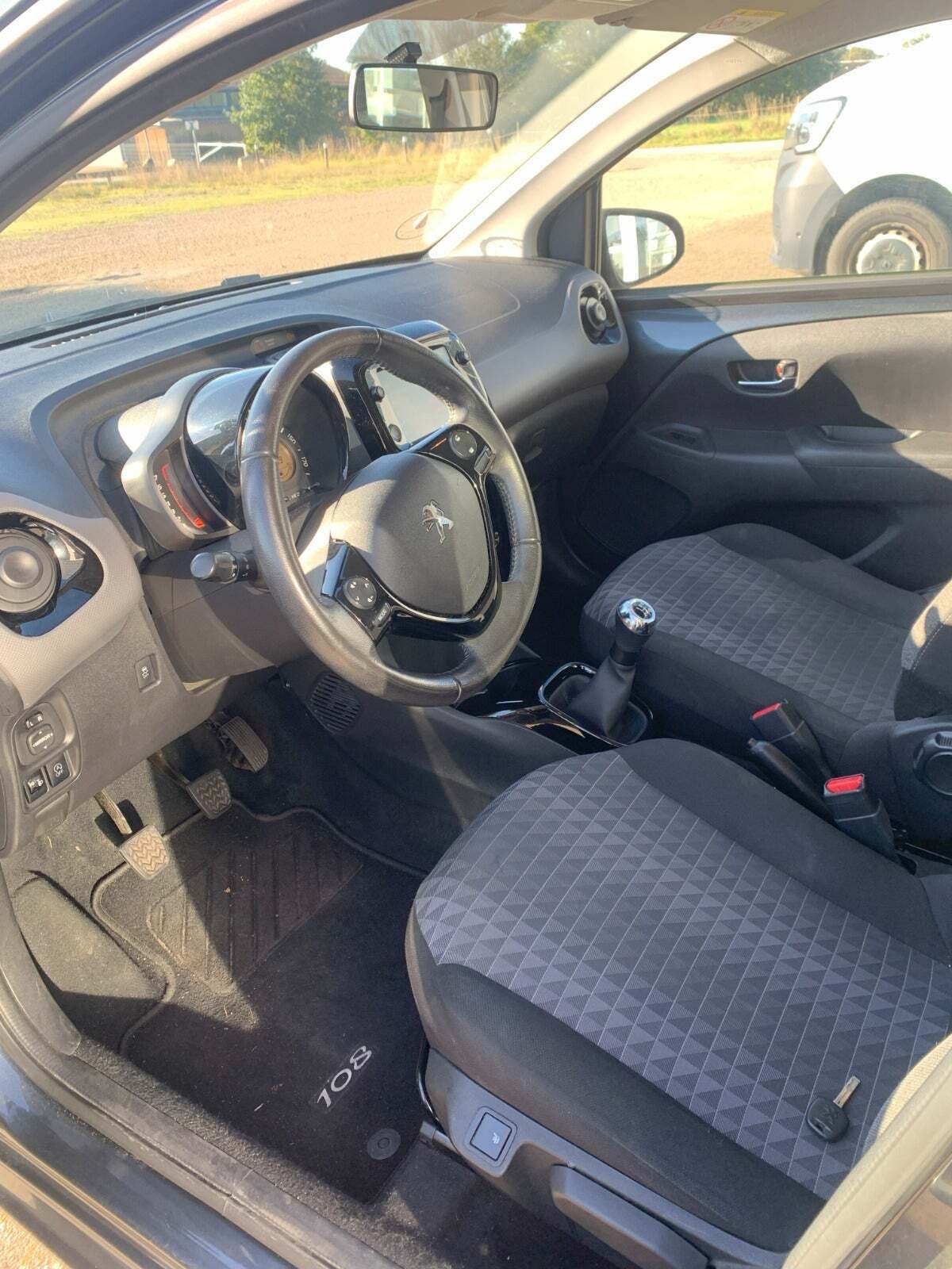 undefined Peugeot 108 fra 2021 set indefra