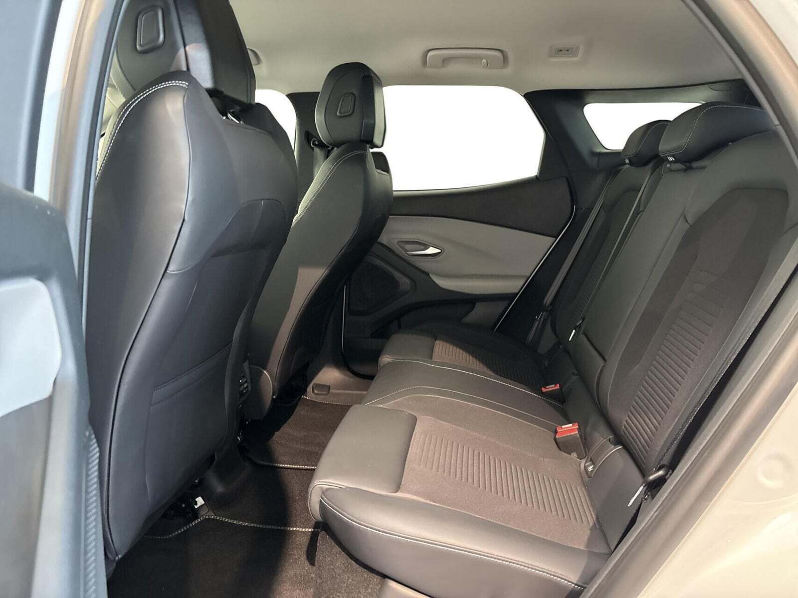 Ford Explorer 84 Select Extended Range AWD