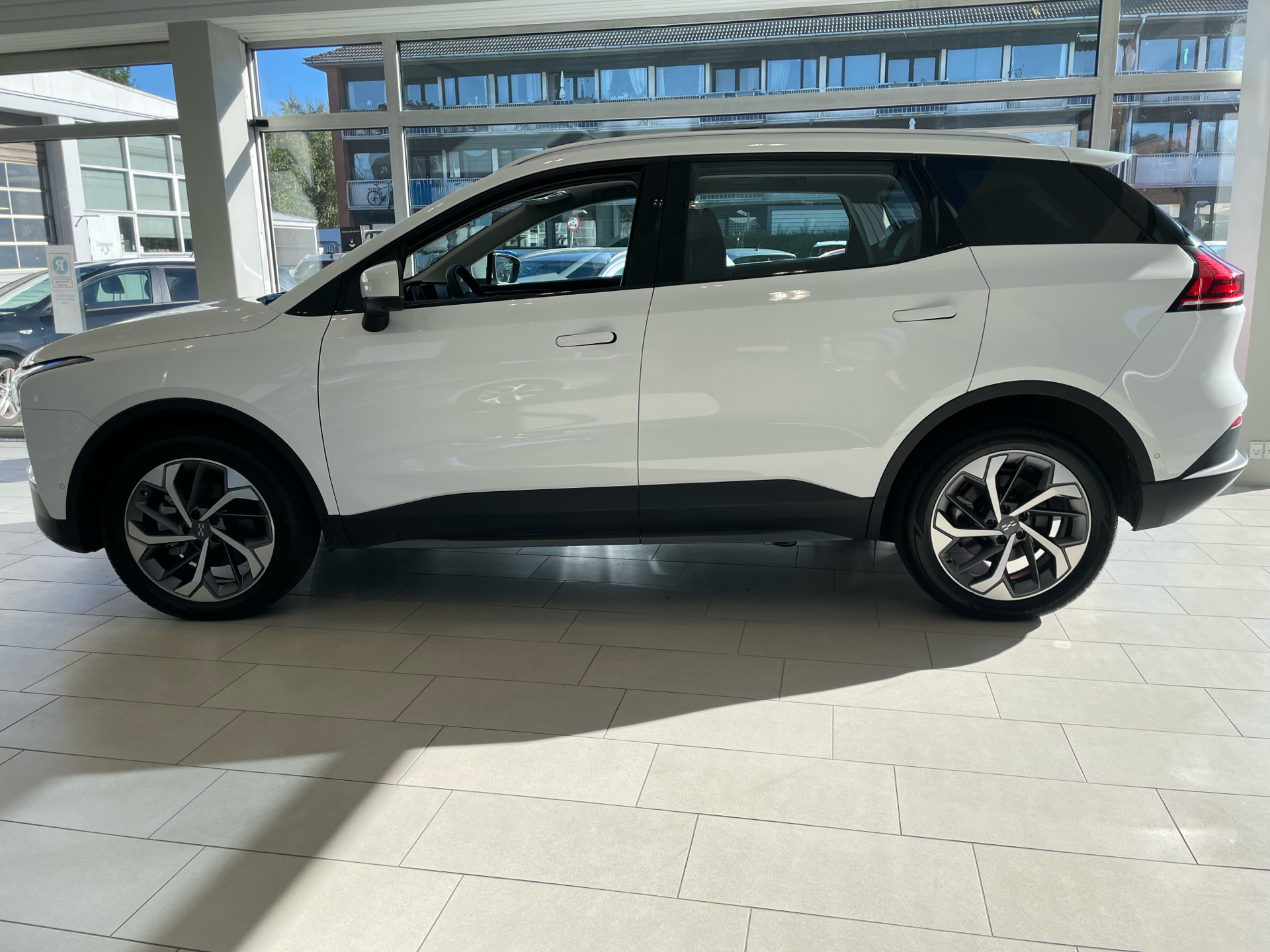 Hvid Aiways U5 fra 2022