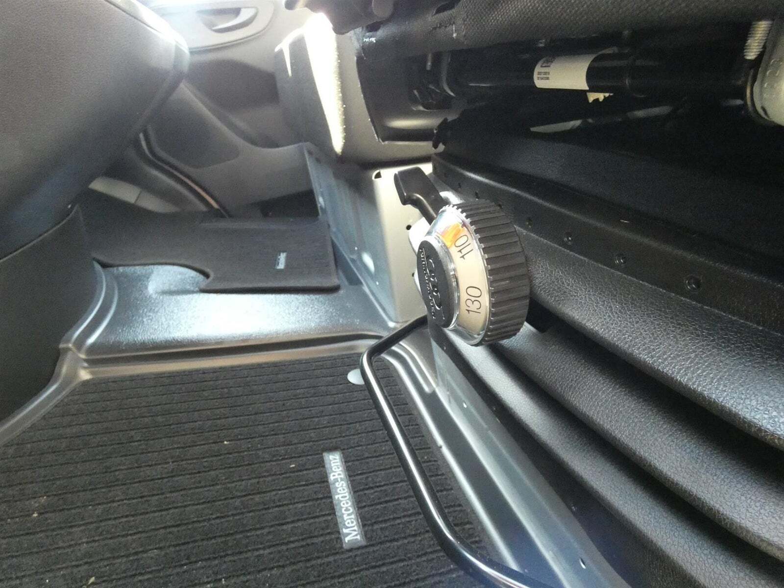 Sølv Mercedes Sprinter 317 fra 2024