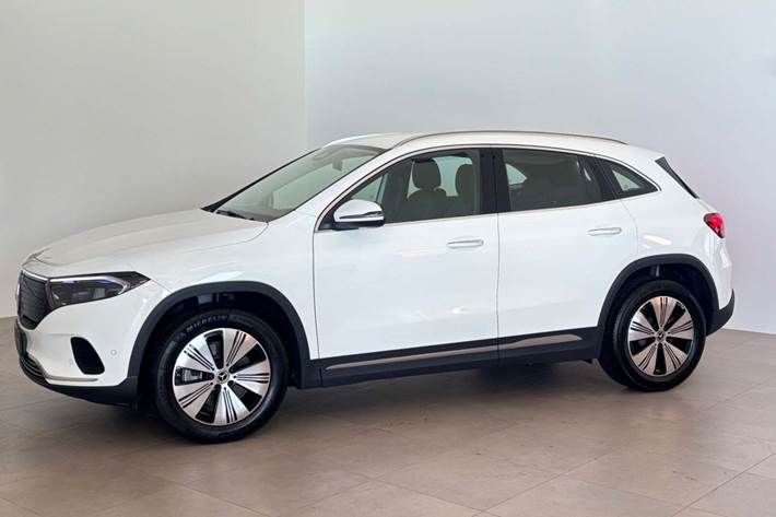 Hvid Mercedes EQA250 fra 2024