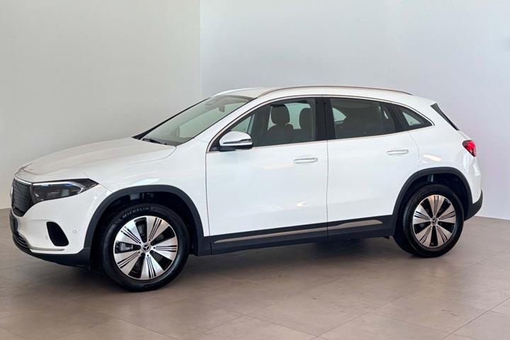 Hvid Mercedes EQA250 fra 2024