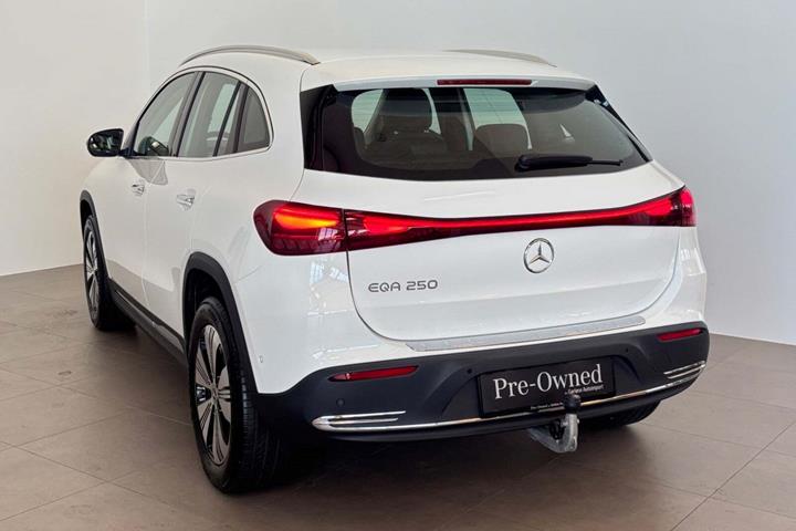 Hvid Mercedes EQA250 fra 2024