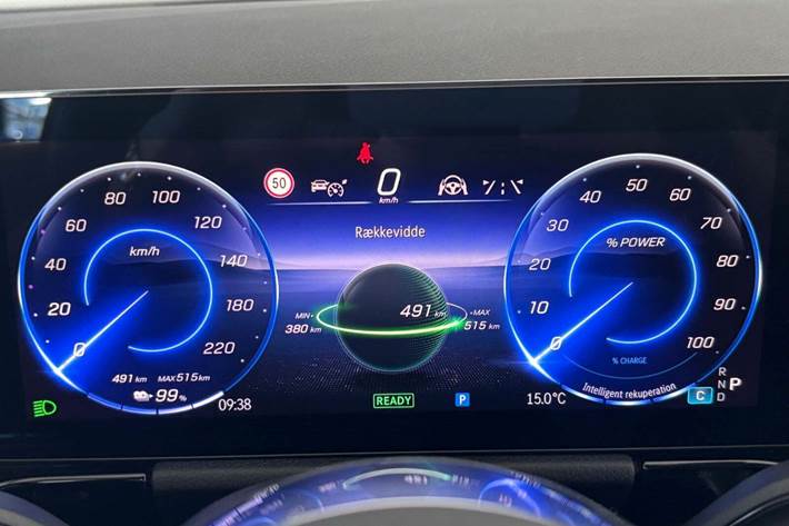 Hvid Mercedes EQA250 fra 2024
