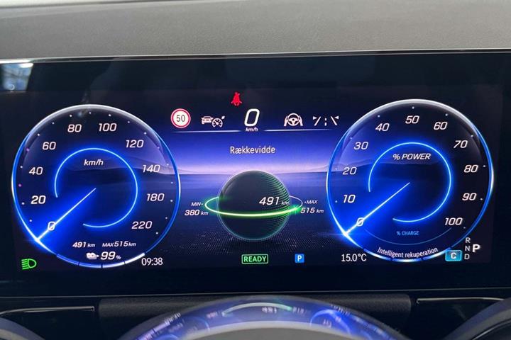 Hvid Mercedes EQA250 fra 2024