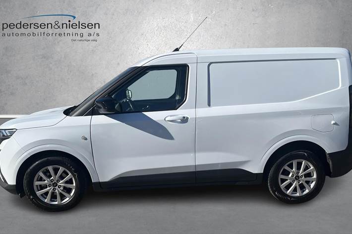 Hvid Ford Transit Courier fra 2024