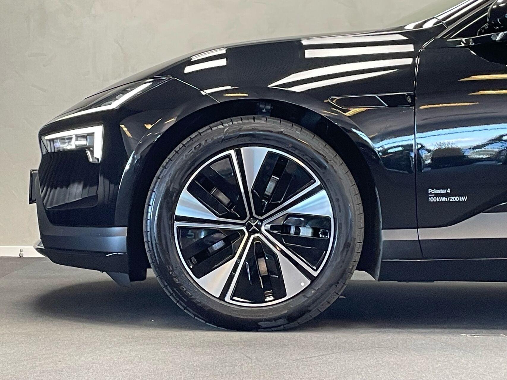 Polestar 4