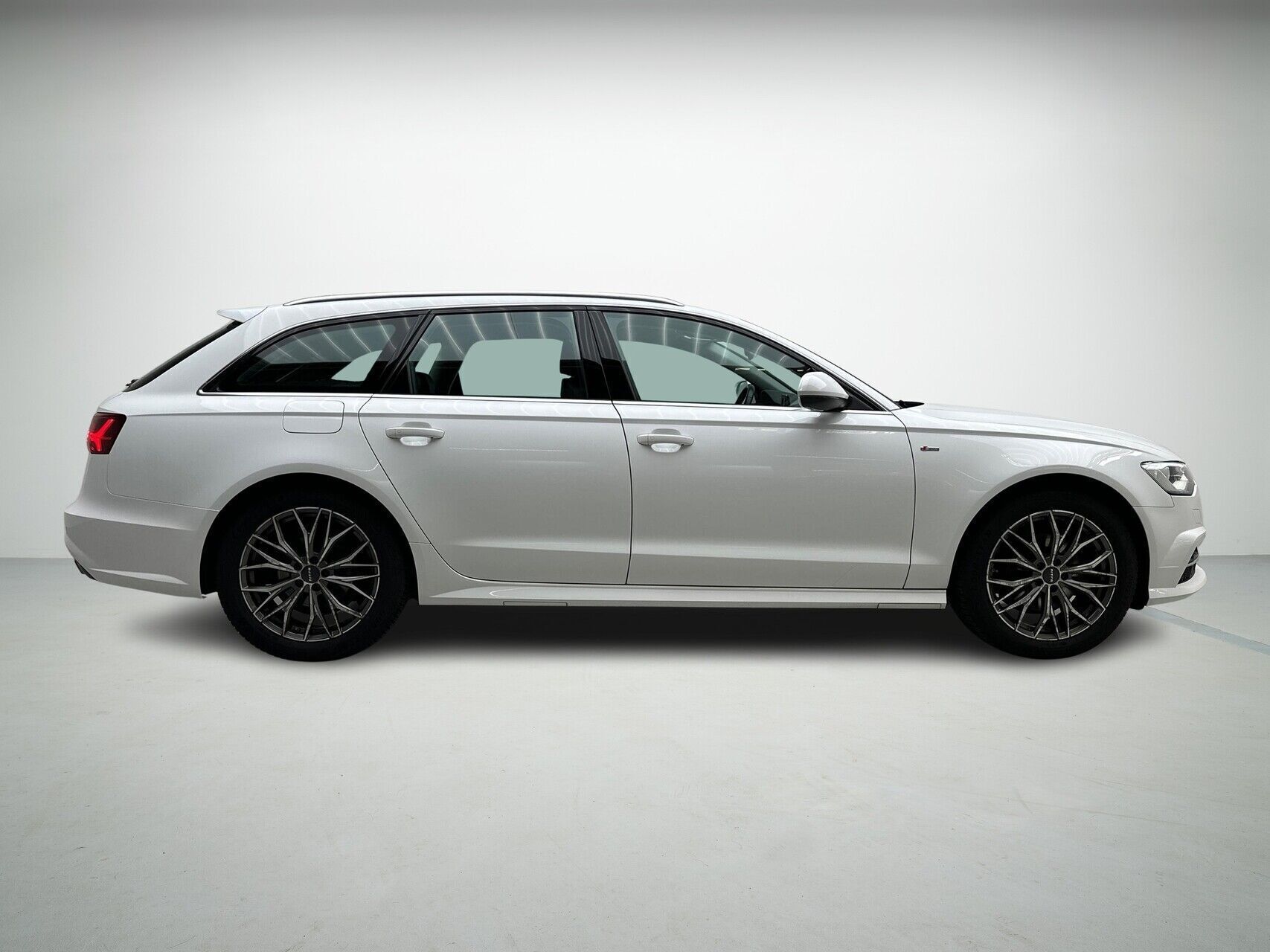 Hvid Audi A6 fra 2018