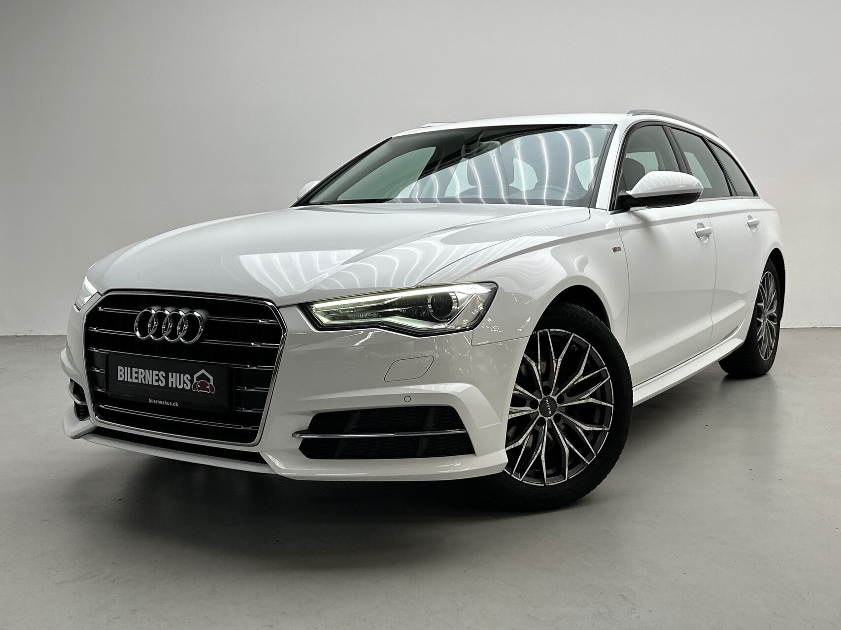 Hvid Audi A6 fra 2018