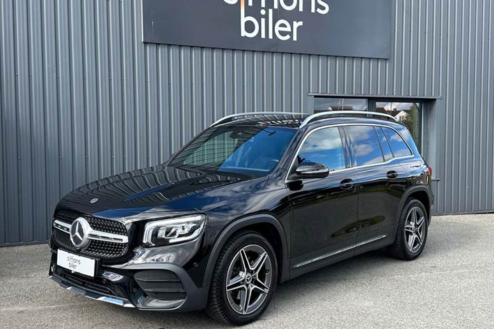 Sort Mercedes GLB200 fra 2021 set udefra