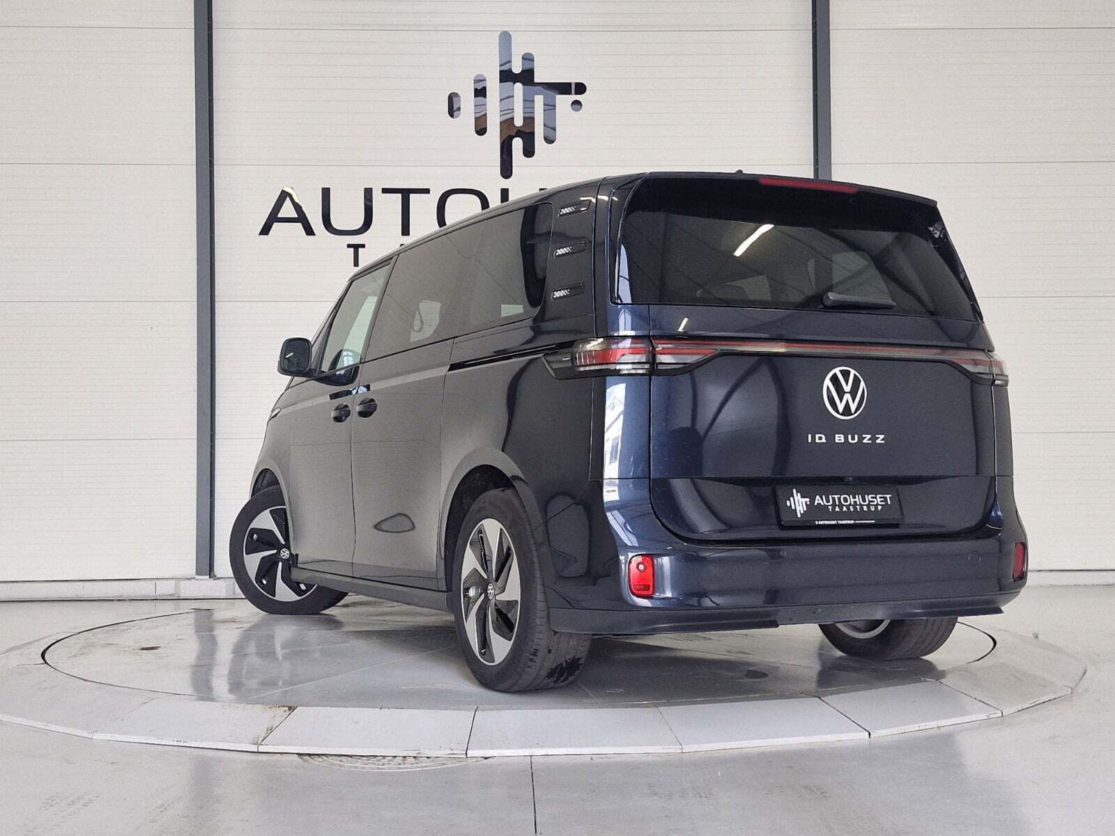 Blå VW ID.Buzz fra 2022