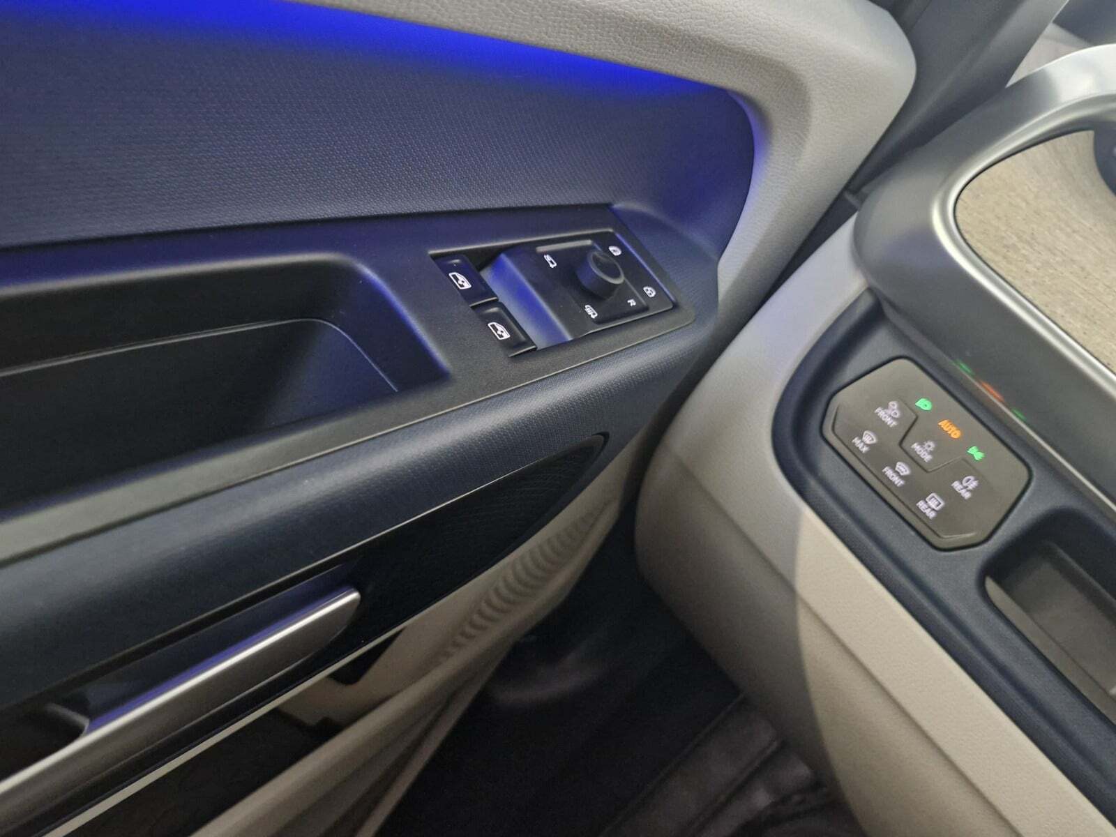 Blå VW ID.Buzz fra 2022