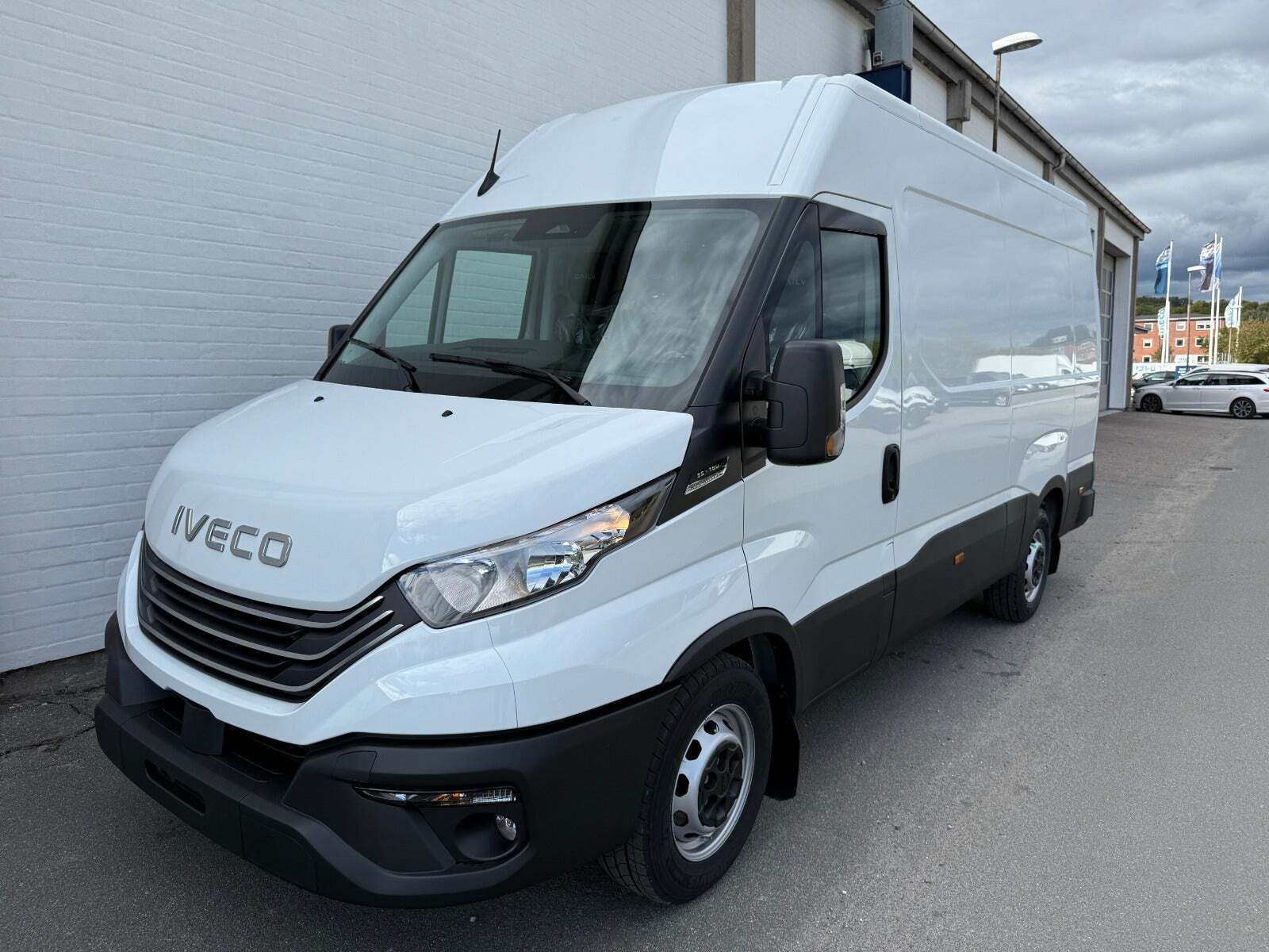 Hvid Iveco Daily fra 2025