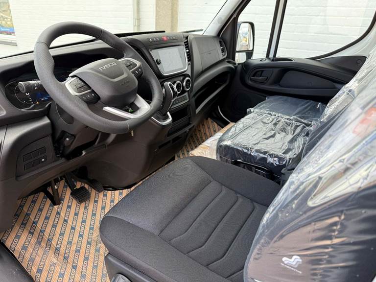 Iveco Daily 2,3 35S16 12m³ Van AG8