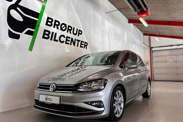 undefined VW Golf Sportsvan fra 2019 set udefra