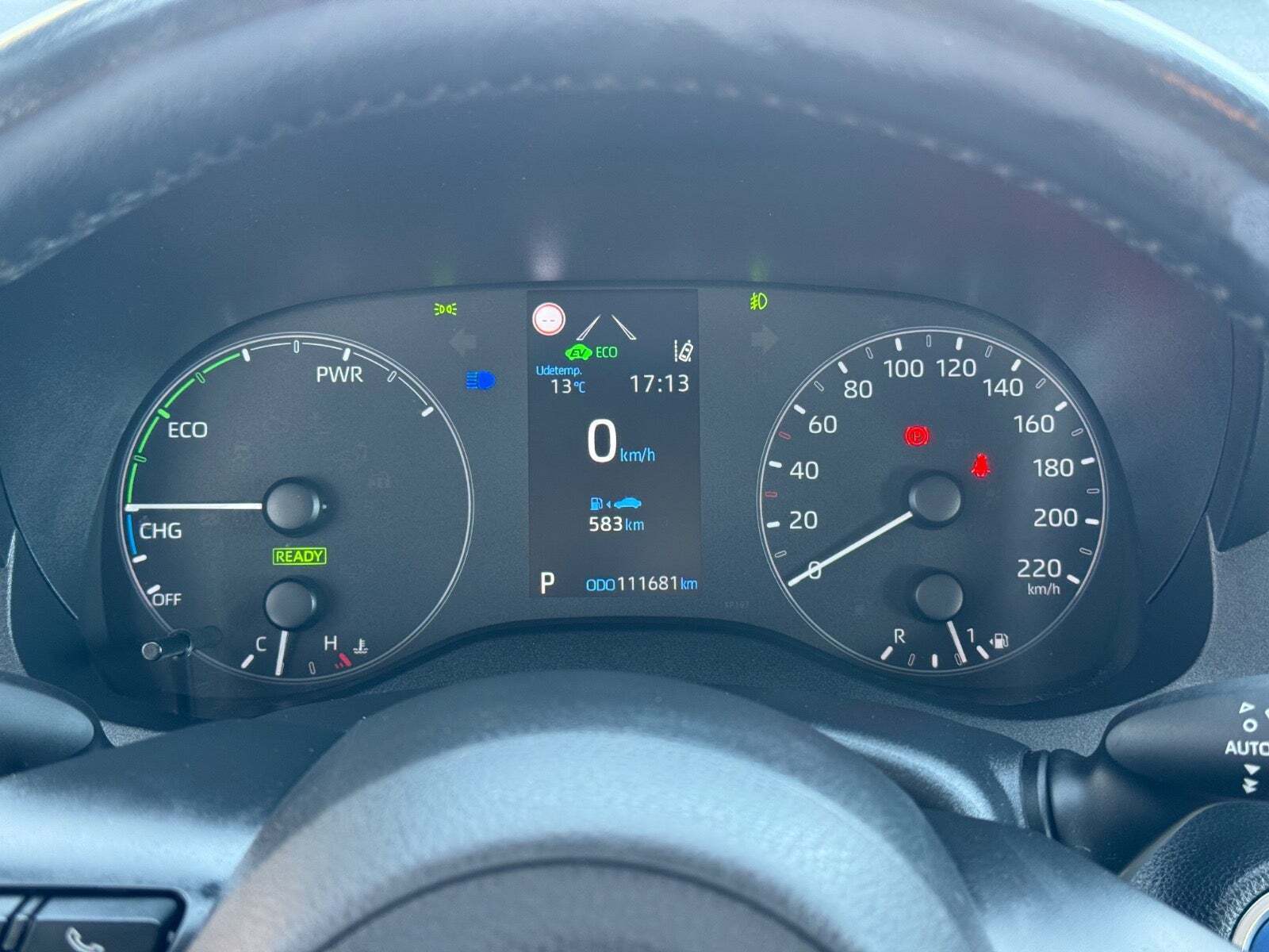 Blå Toyota Yaris fra 2021