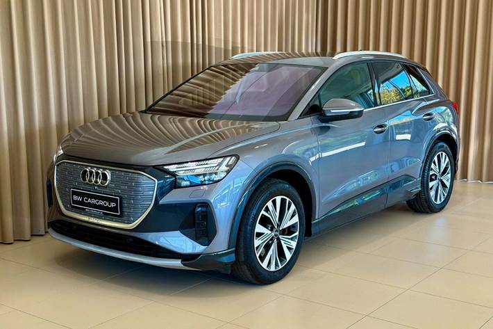 Grå Audi Q4 e-tron fra 2022 set udefra