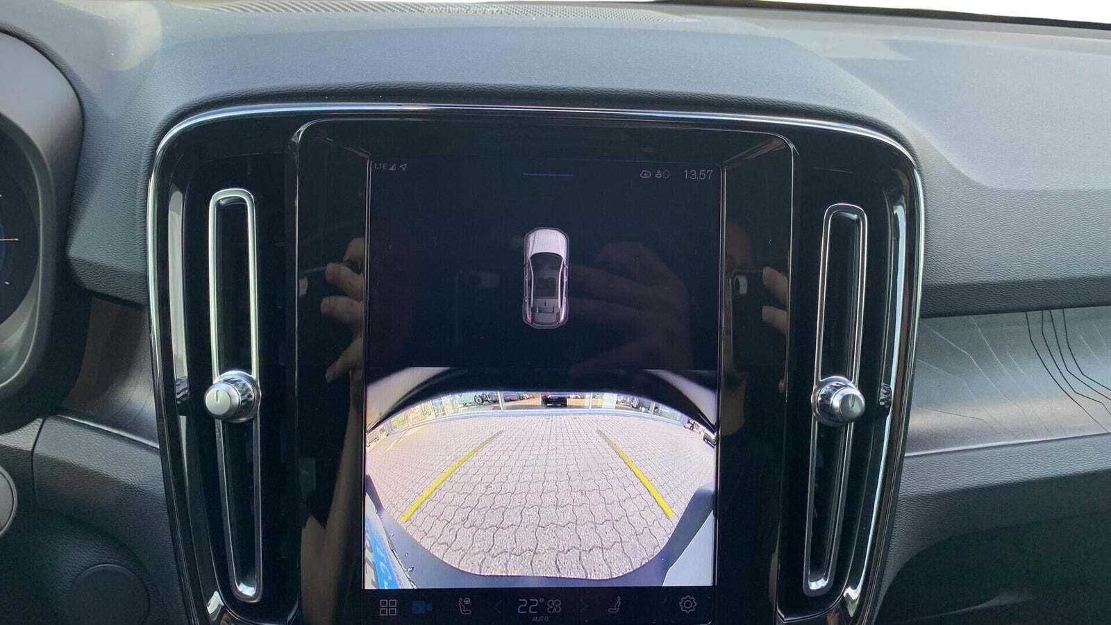 Blå Volvo C40 fra 2024