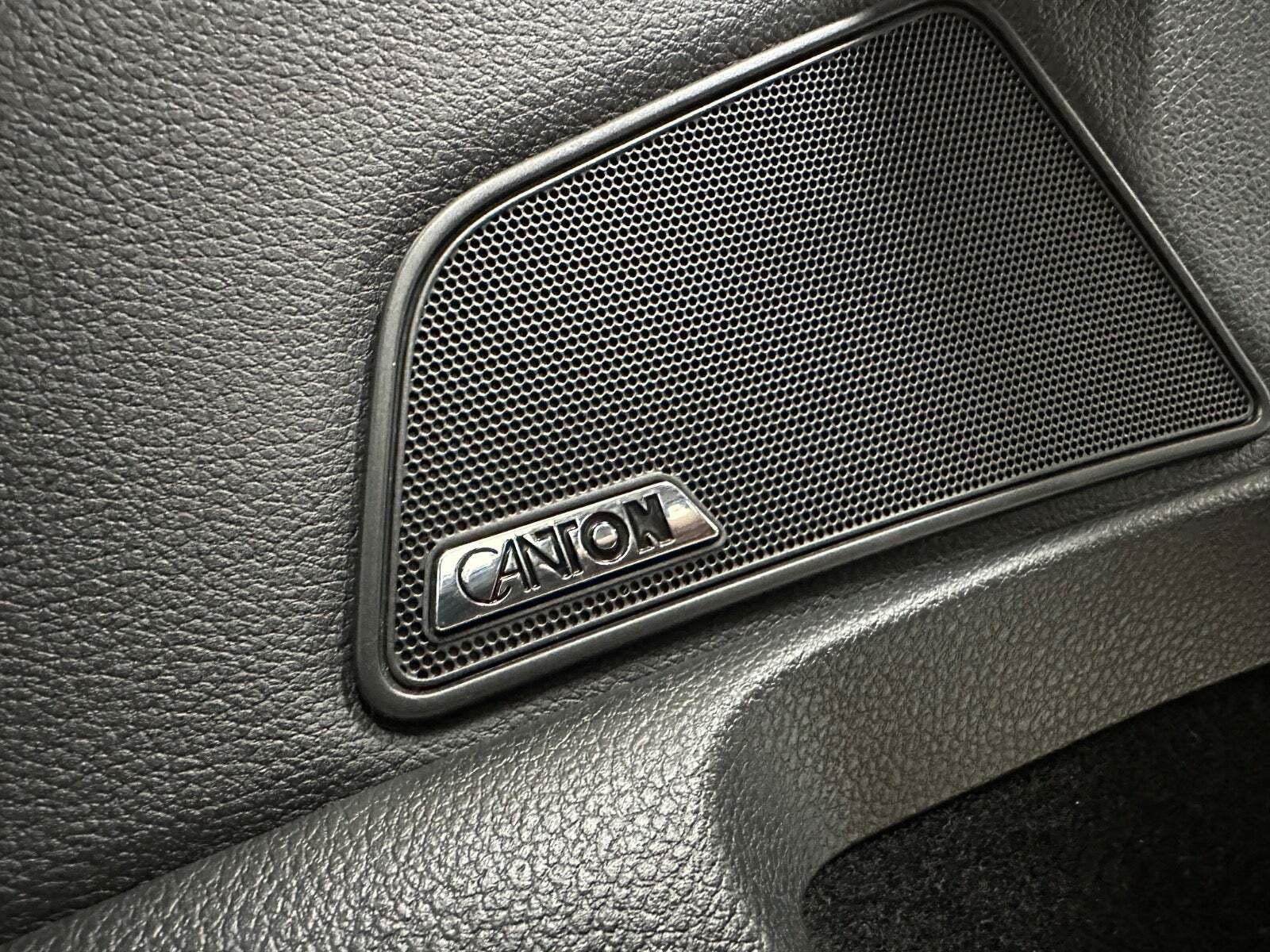 Grå Skoda Superb fra 2018
