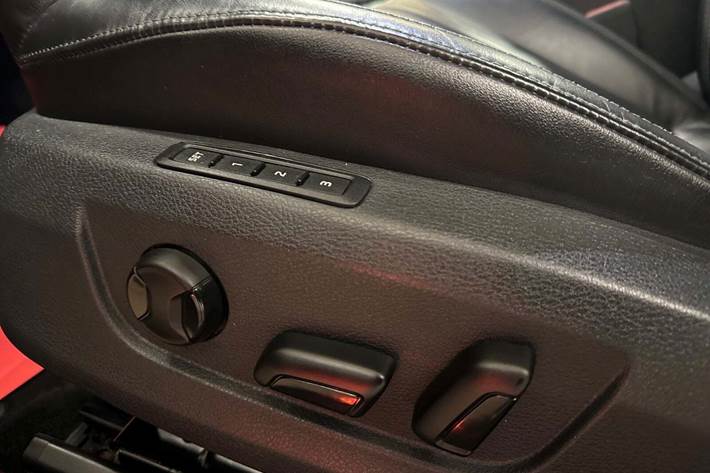 Grå Skoda Superb fra 2018