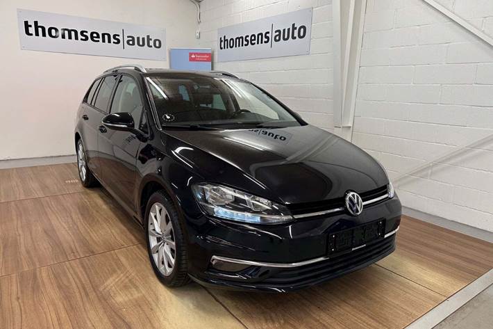 Sort VW Golf VII fra 2018 set udefra