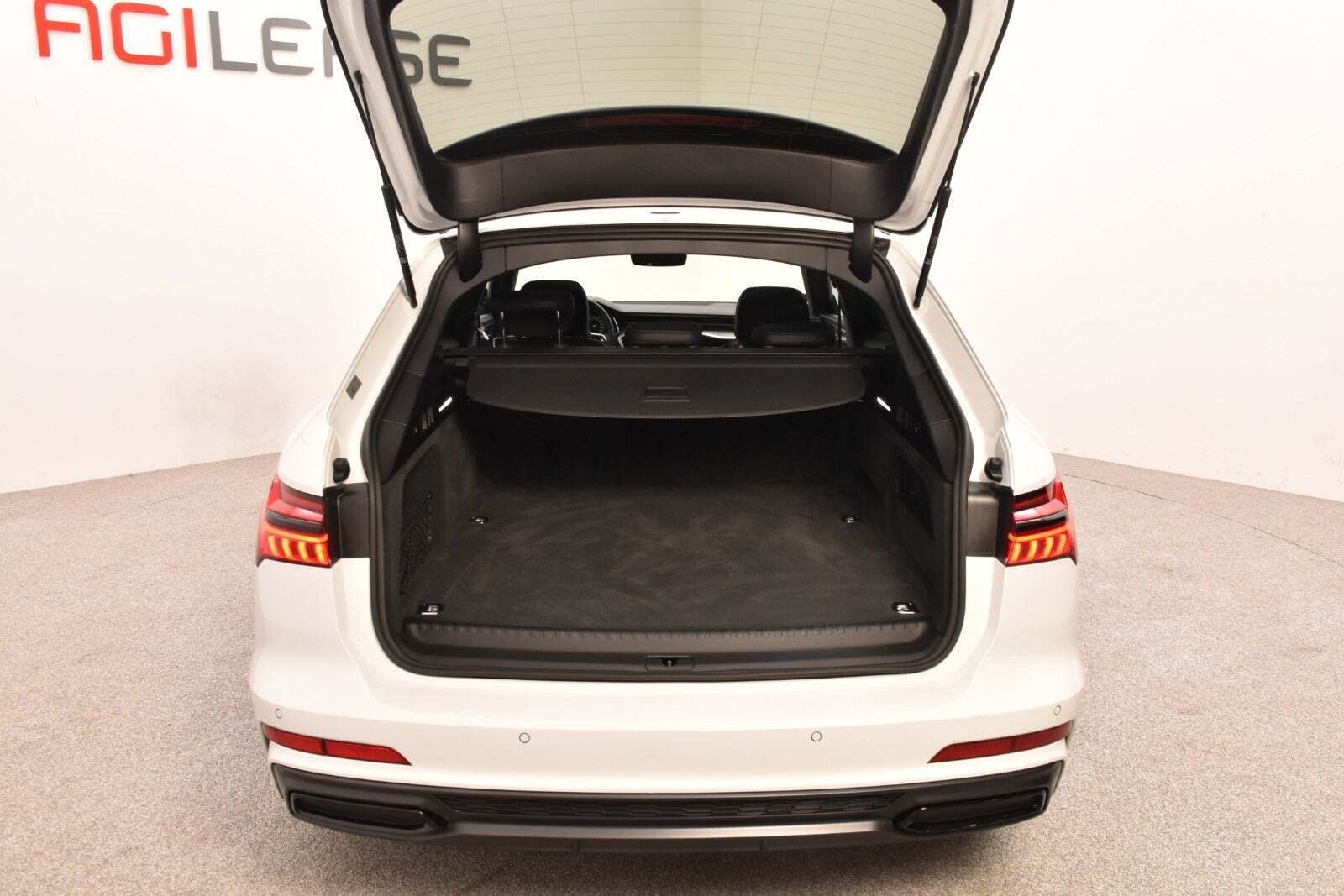 Hvid Audi A6 fra 2021