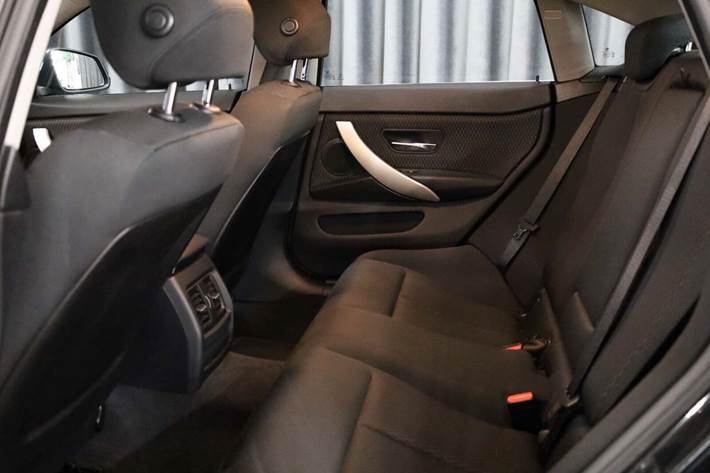 Sort BMW 420d fra 2017