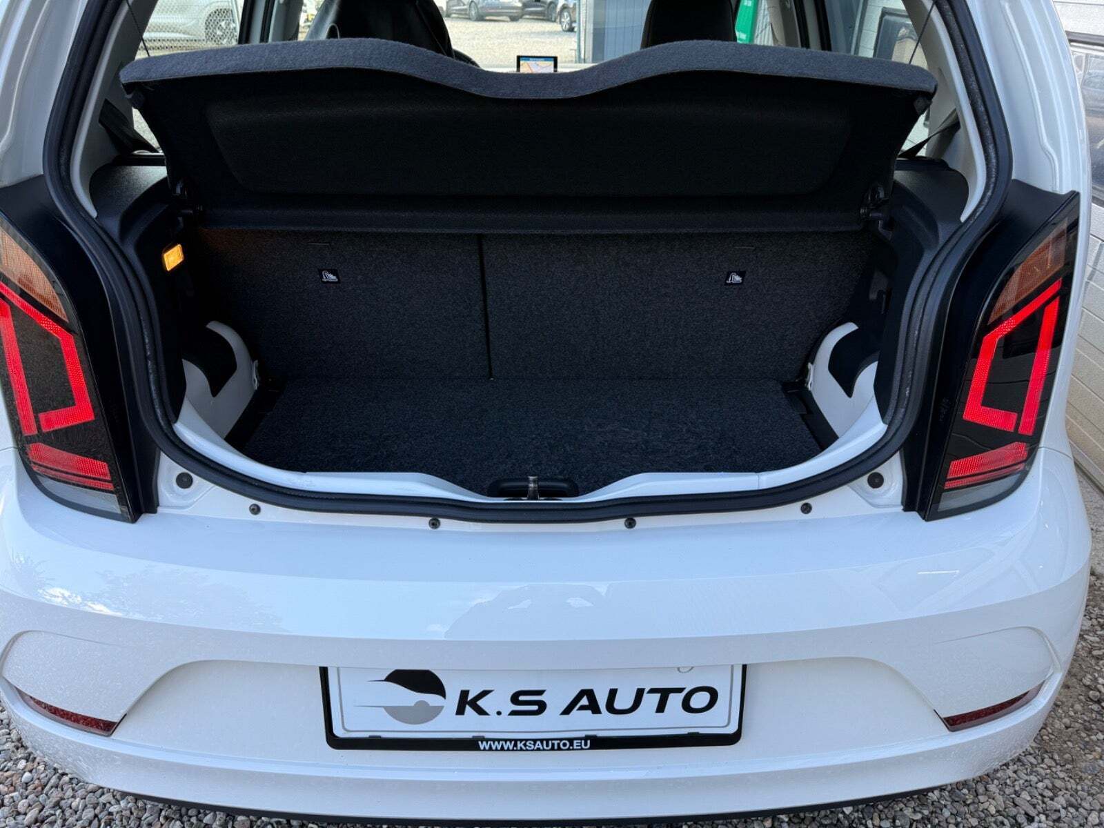 Hvid VW UP! fra 2020