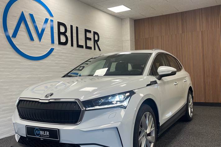 Hvid Skoda Enyaq fra 2022 set udefra
