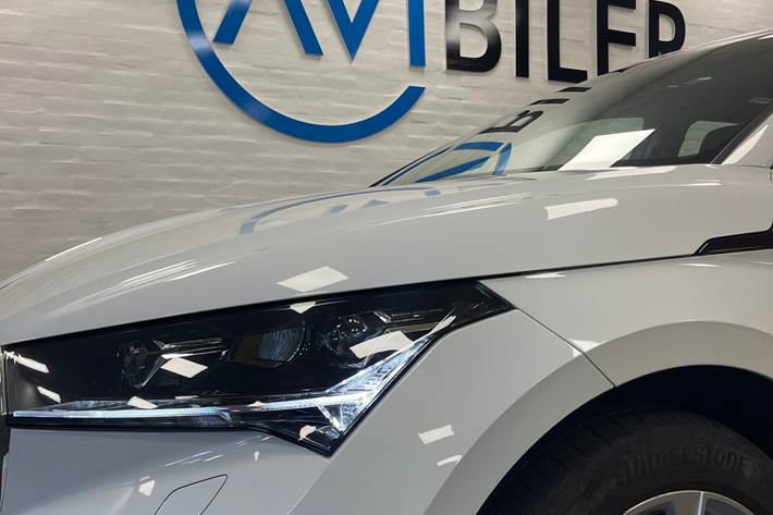 Hvid Skoda Enyaq fra 2022