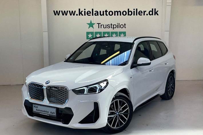 undefined BMW iX1 fra 2025 set udefra