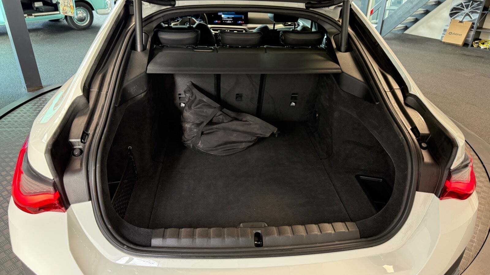 Hvid BMW i4 fra 2024