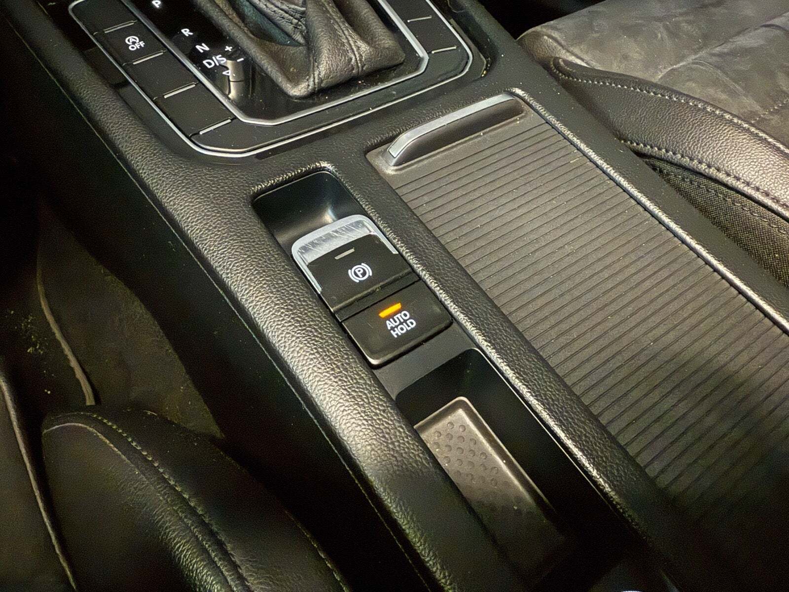 Sølv VW Passat fra 2019