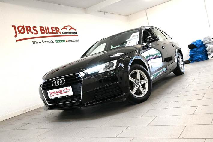 Sort Audi A4 fra 2018 set udefra