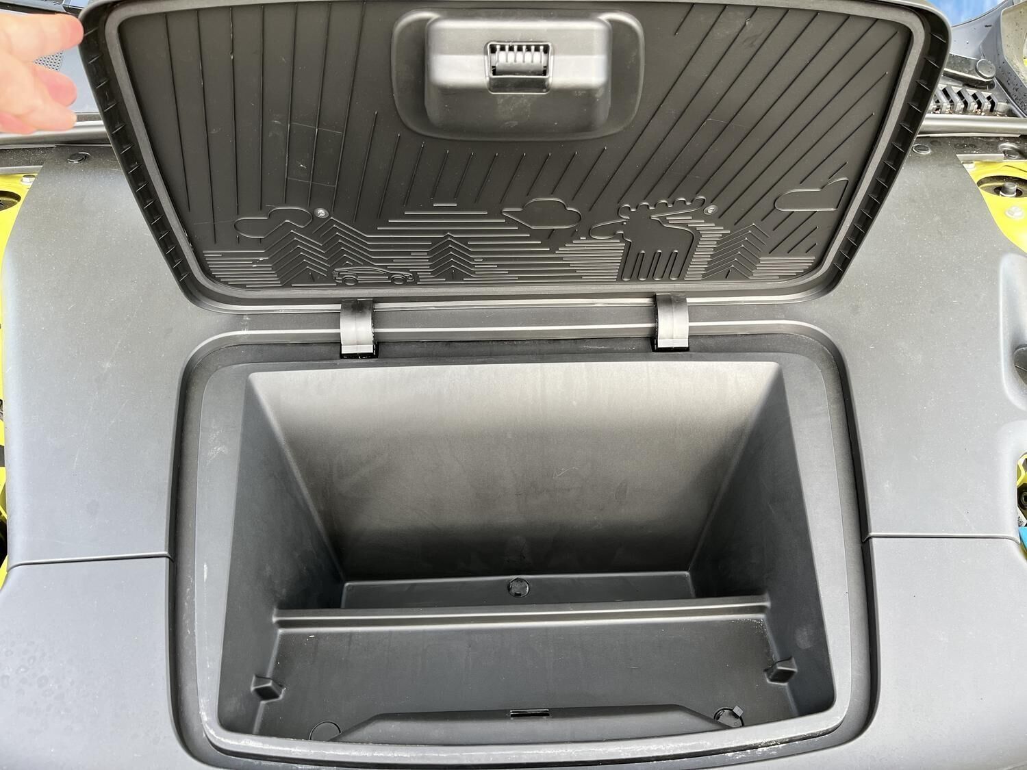 Gul Volvo EX30 fra 2024