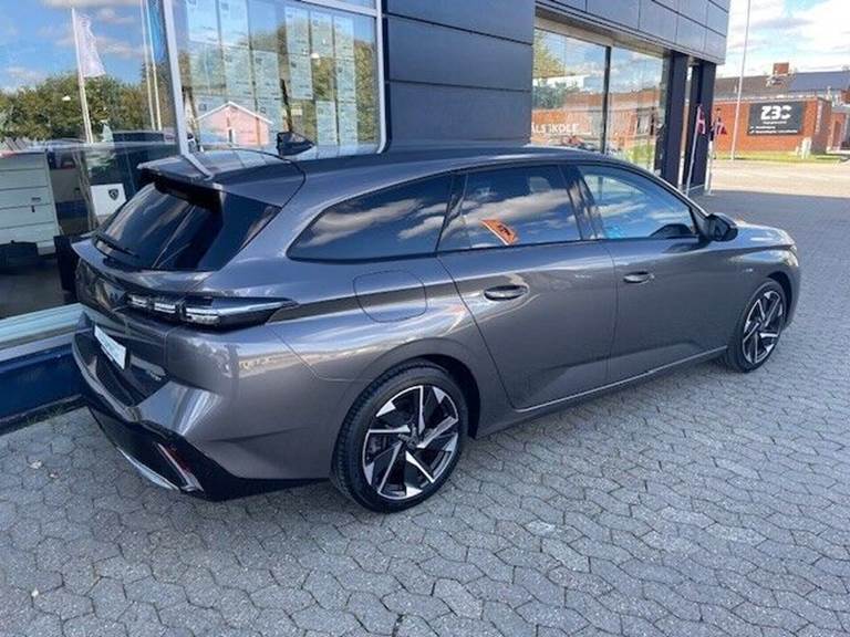 Peugeot 308 1,6 SW Plugin-hybrid First Selection EAT8 180HK Stc 8g Aut.