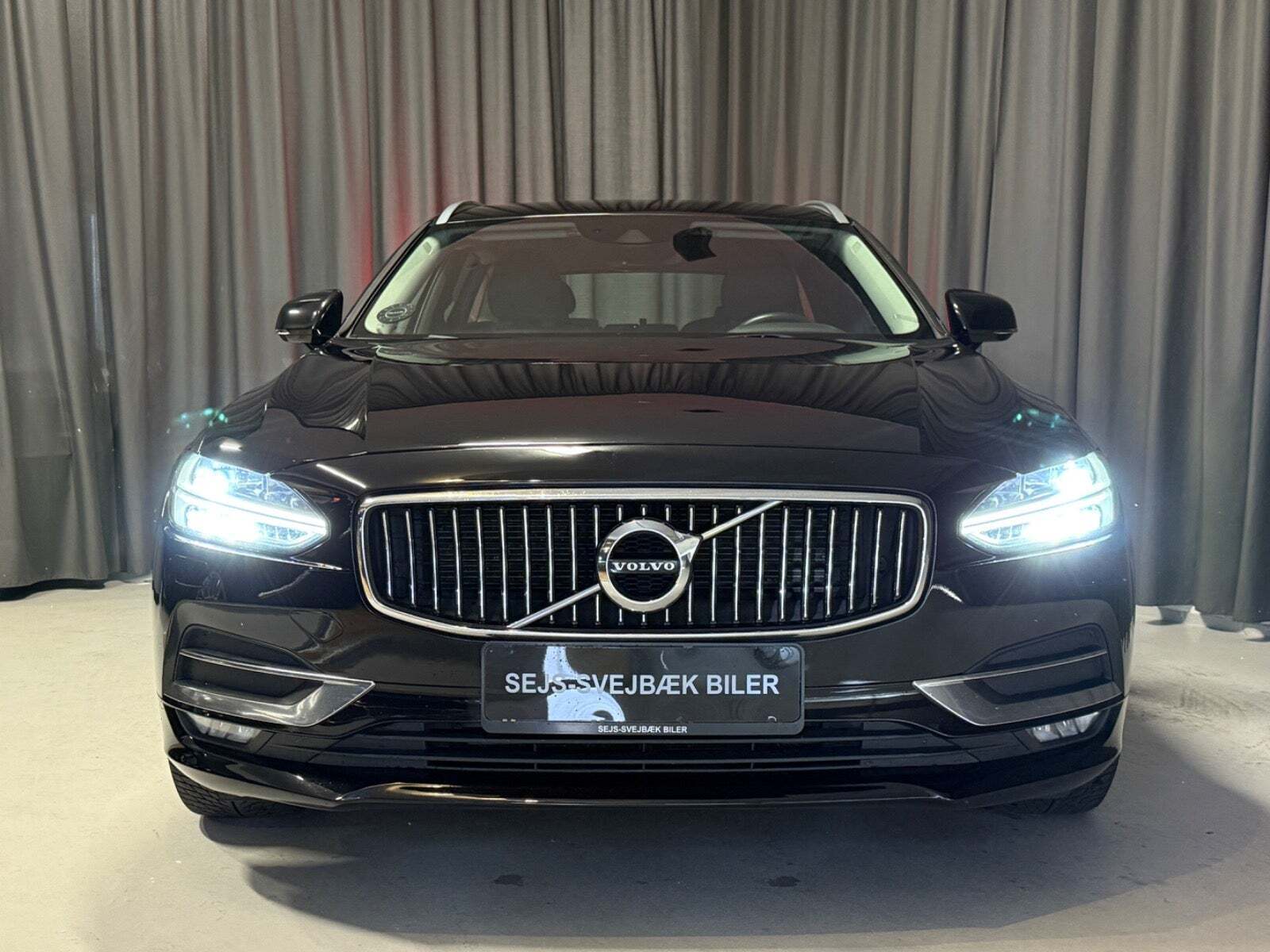 Sort Volvo V90 fra 2017