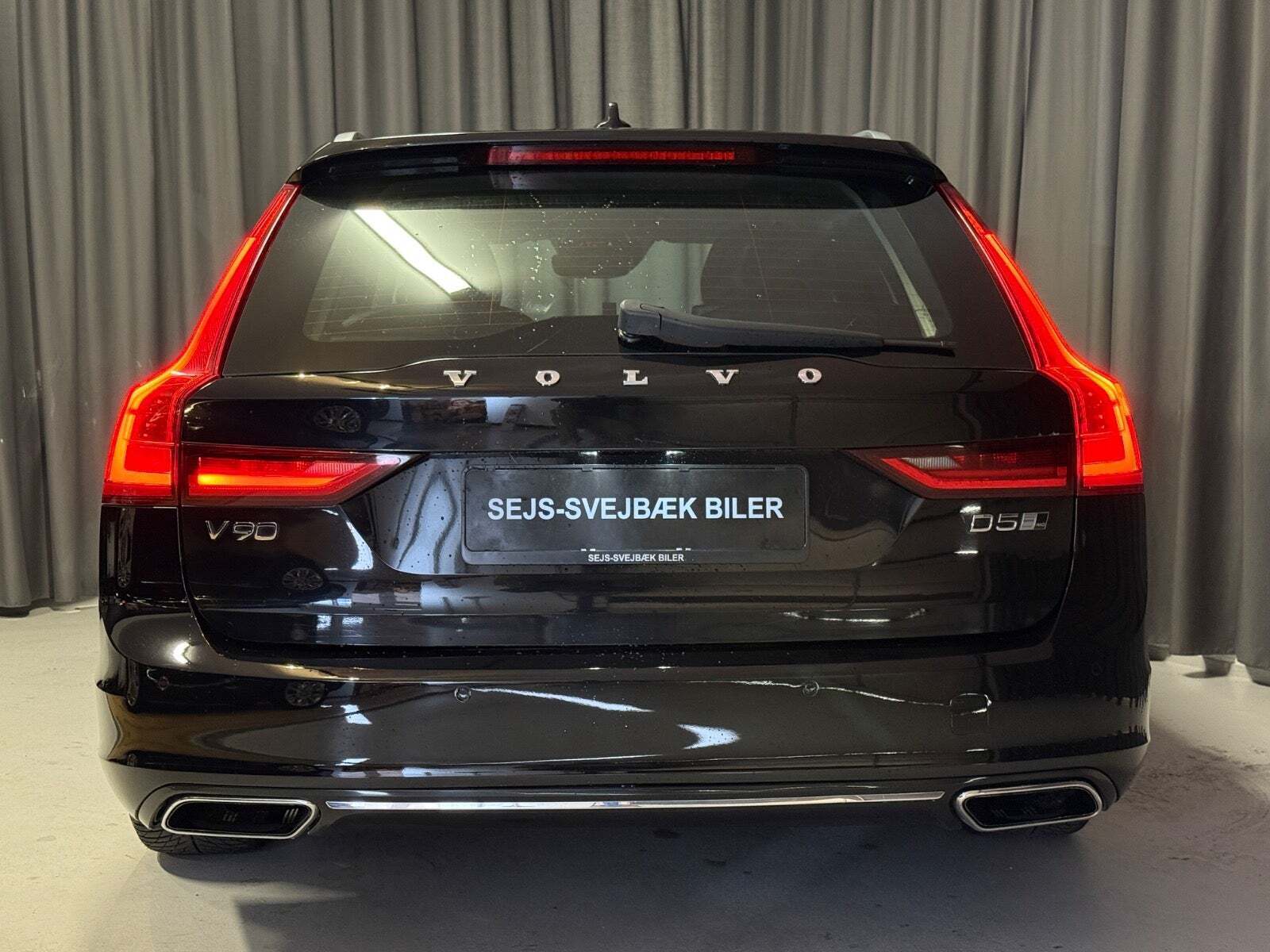 Sort Volvo V90 fra 2017