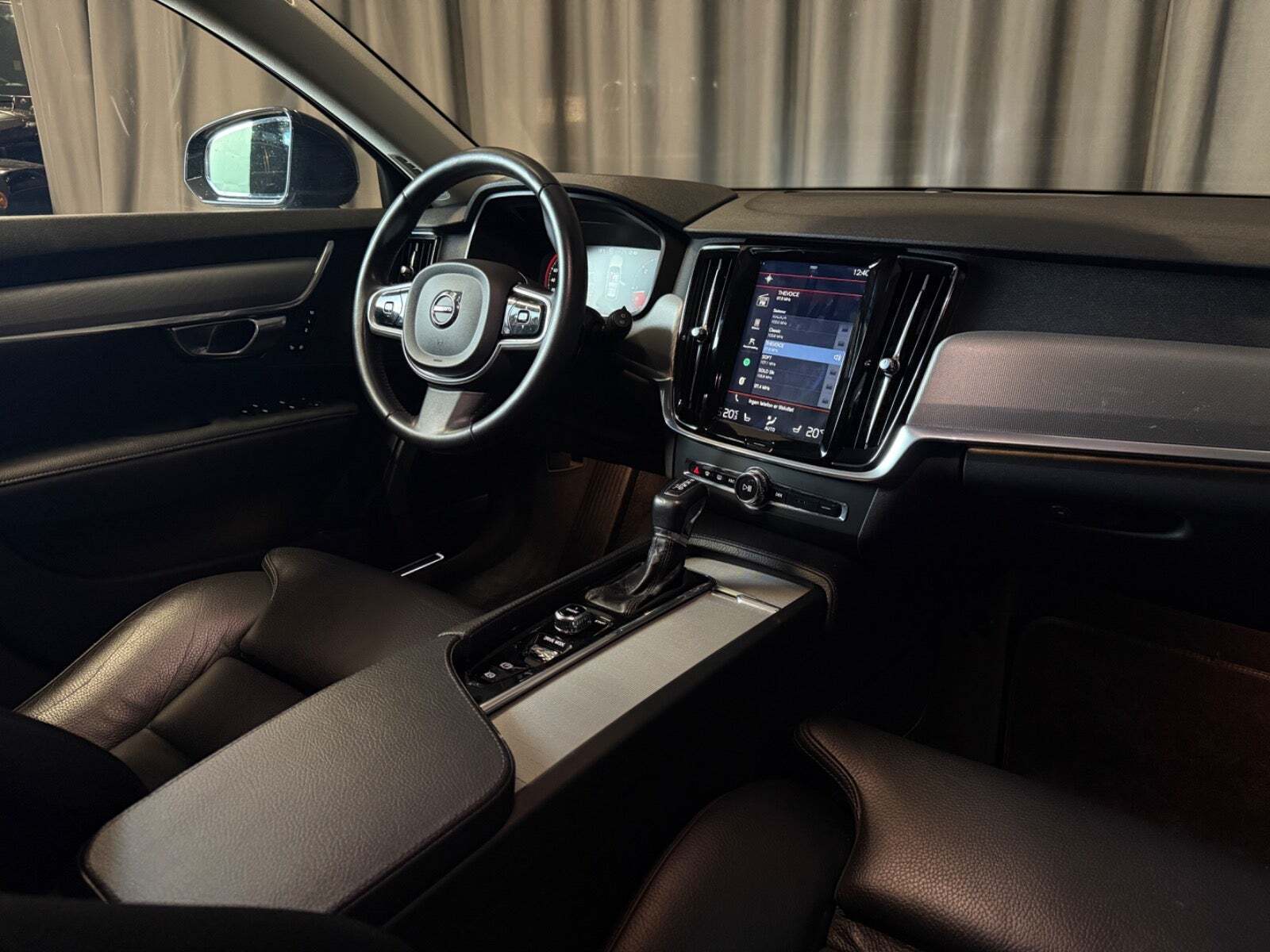 Sort Volvo V90 fra 2017