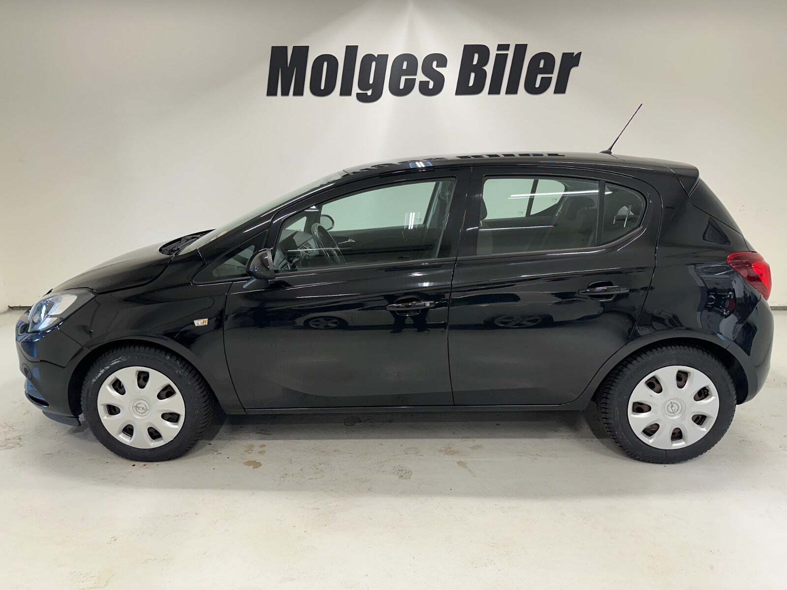 Sort Opel Corsa fra 2017