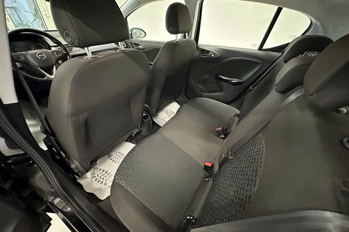 Sort Opel Corsa fra 2017