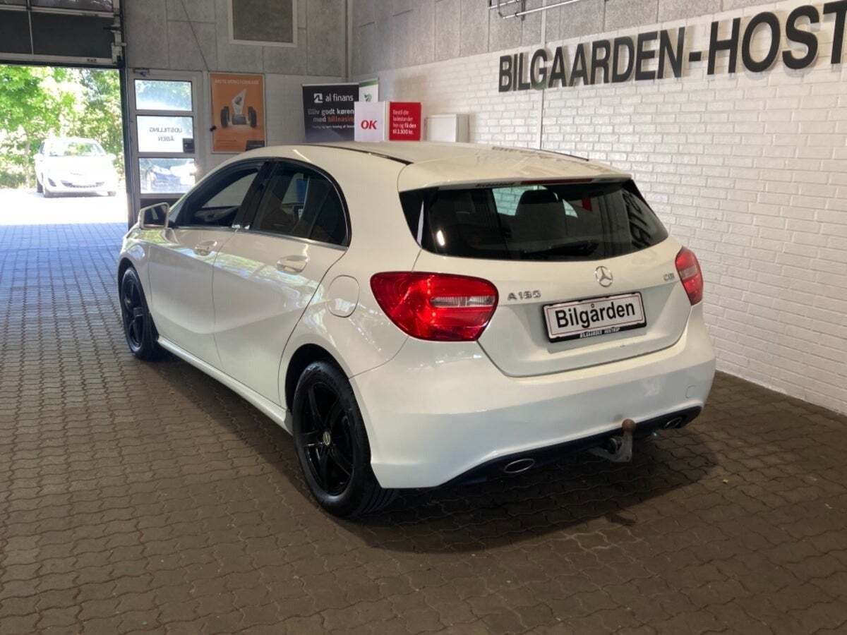 Sort Mercedes A180 fra 2013
