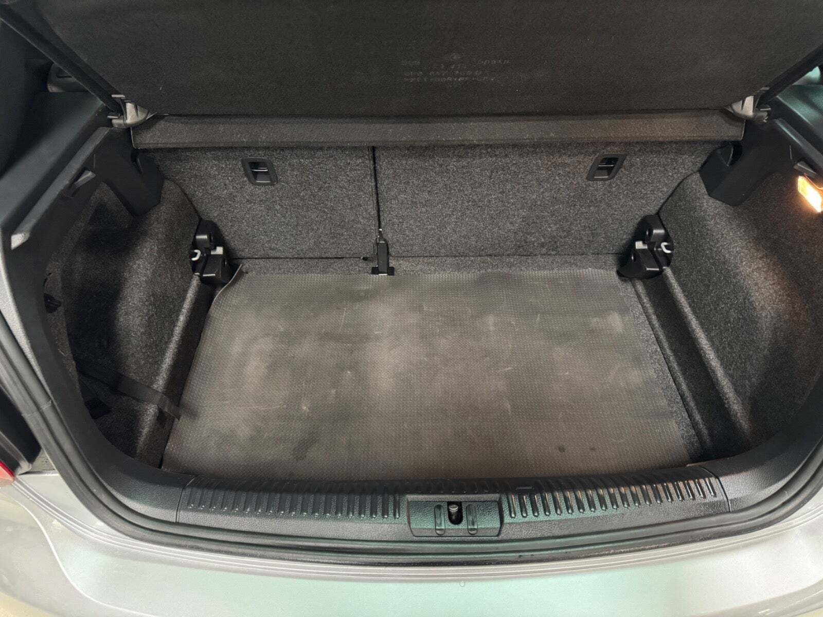 Sølv VW Polo fra 2014