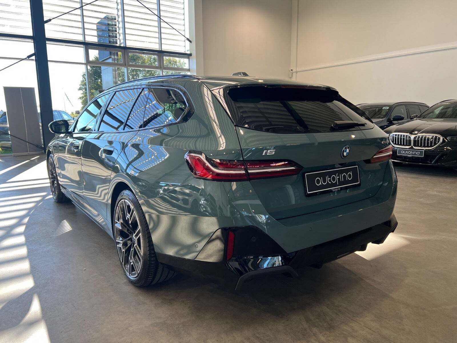 BMW i5 eDrive40 Touring Fully Charged M-Sport