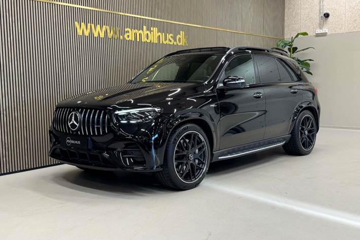 Sort Mercedes GLE53 fra 2025 set udefra