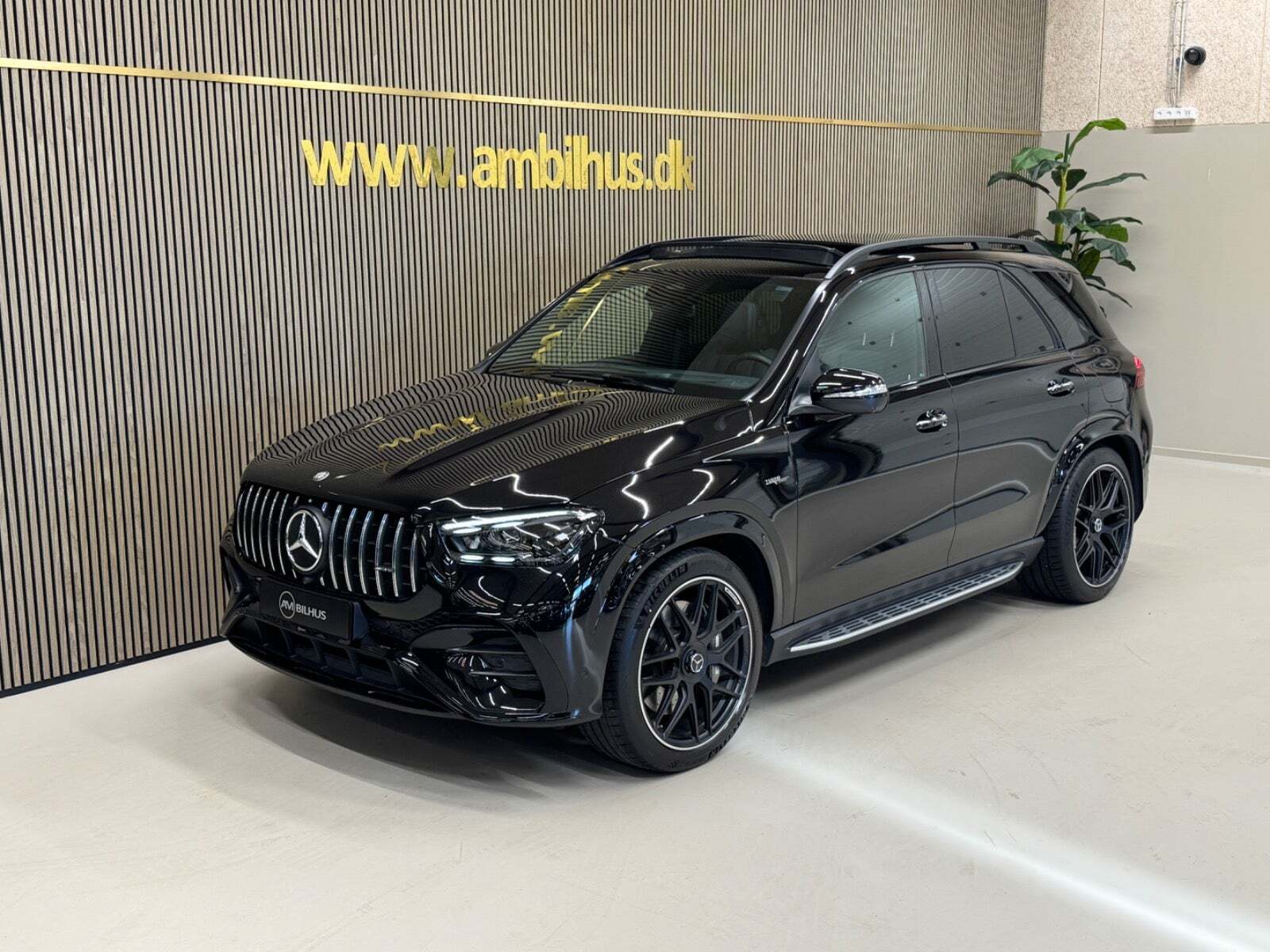 Sort Mercedes GLE53 fra 2025