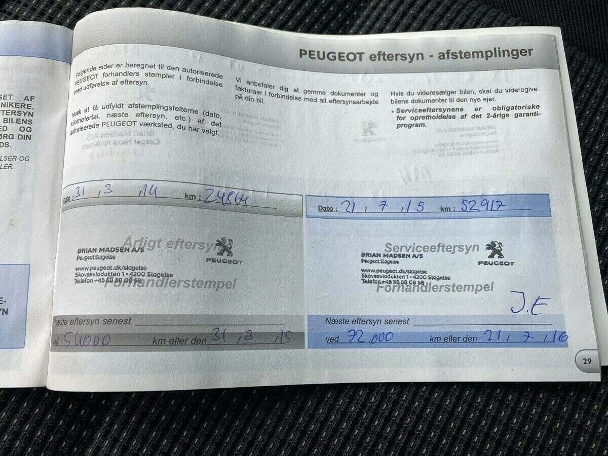 Blå Peugeot 5008 fra 2013