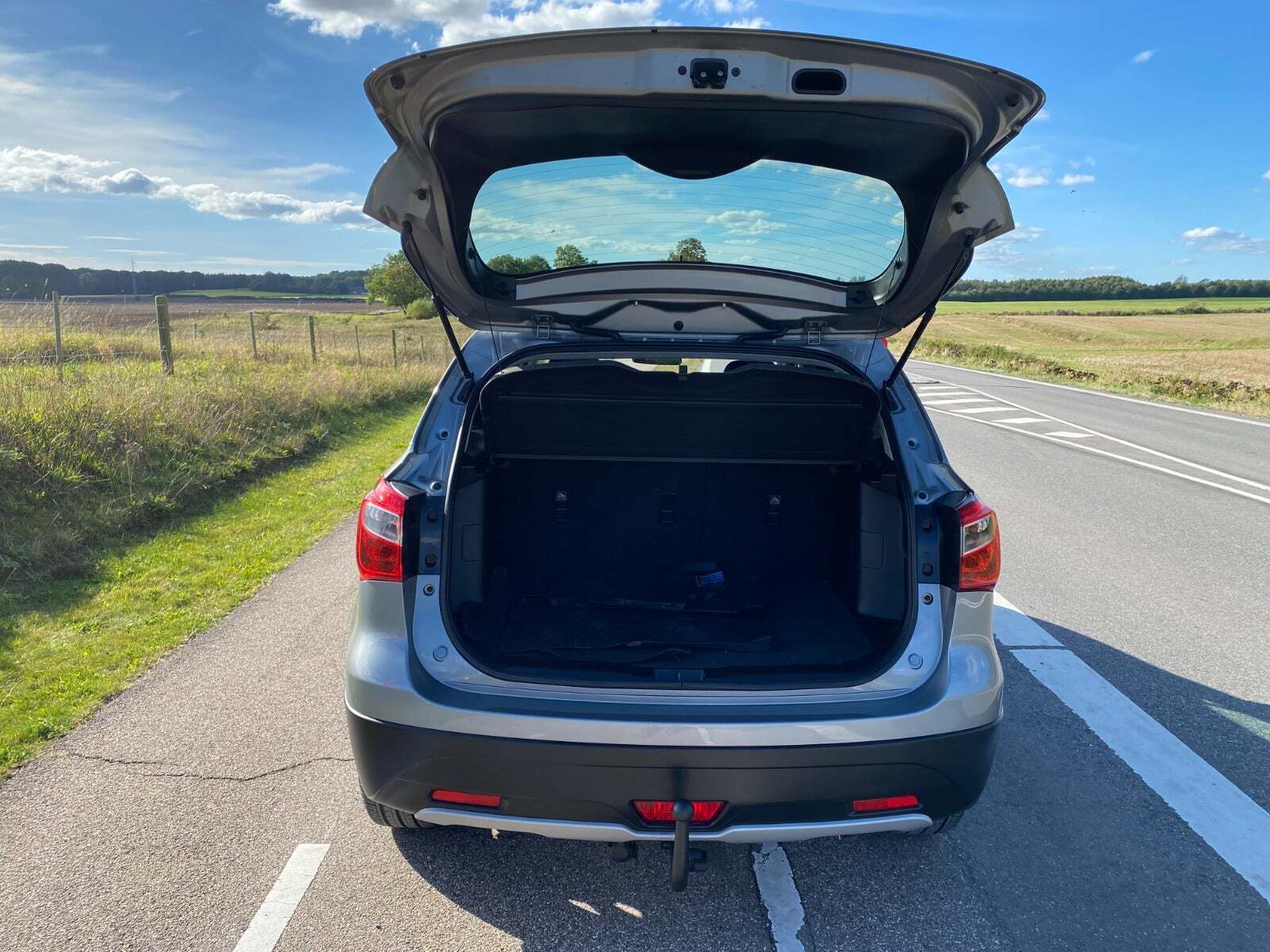 Grå Suzuki S-Cross fra 2014
