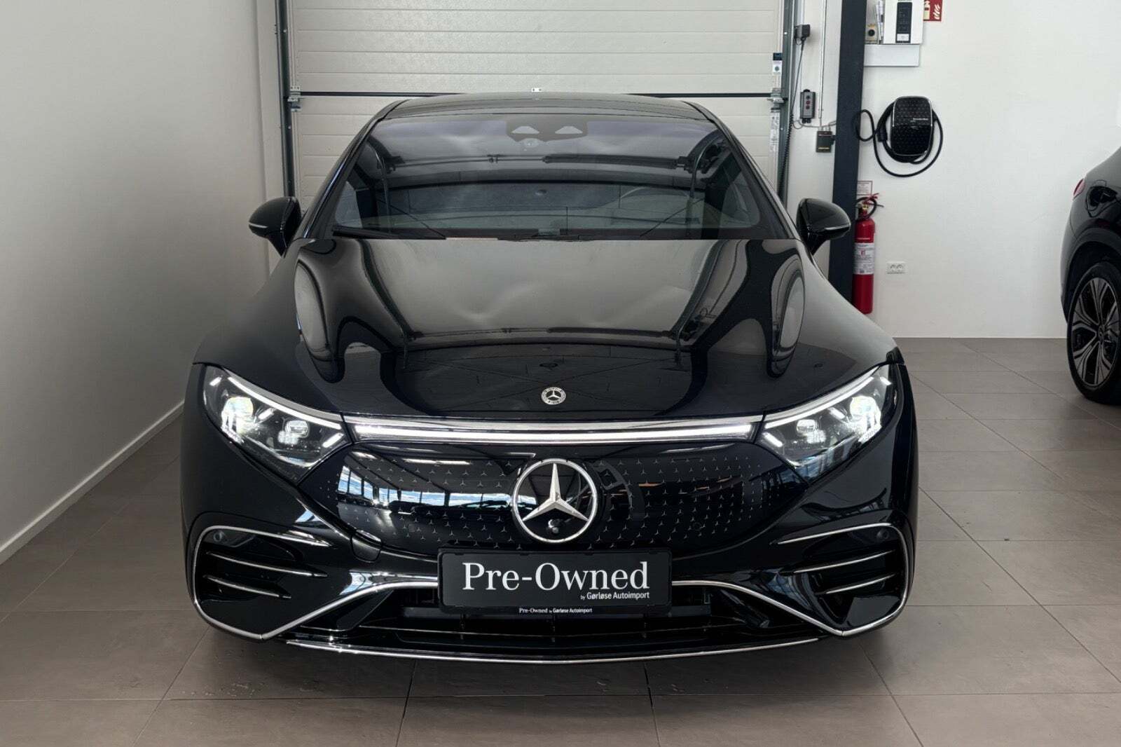 Sort Mercedes EQS580 fra 2022